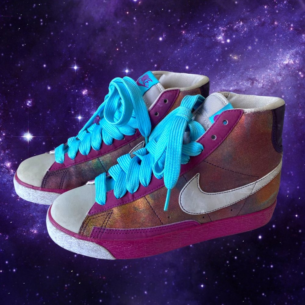 Nike / Swoosh Galactic Size 7